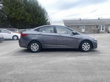 Hyundai Accent 2015 - Thumbnail 4
