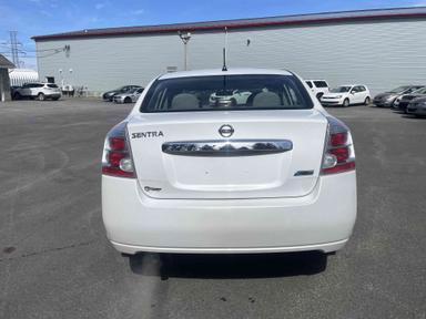 Nissan Sentra 2010 - Thumbnail 8