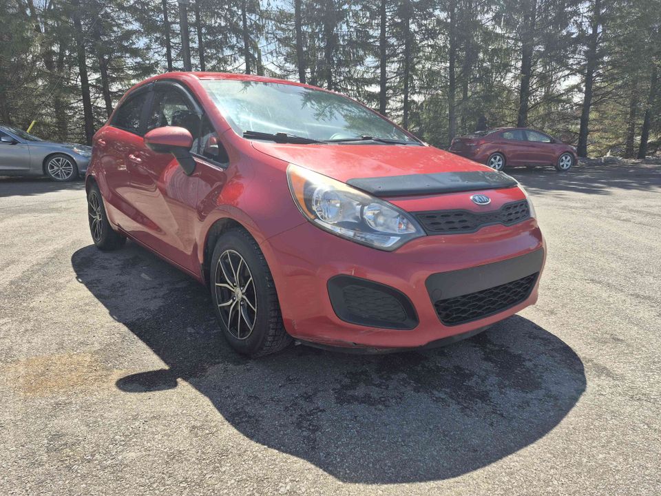KIA Rio 5-Door 2012 - Image 2