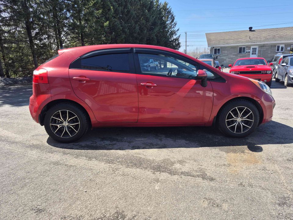 KIA Rio 5-Door 2012 - Image 4