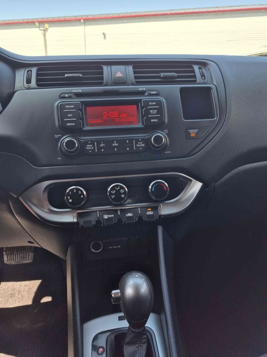 KIA Rio 5-Door 2012 - Image 10