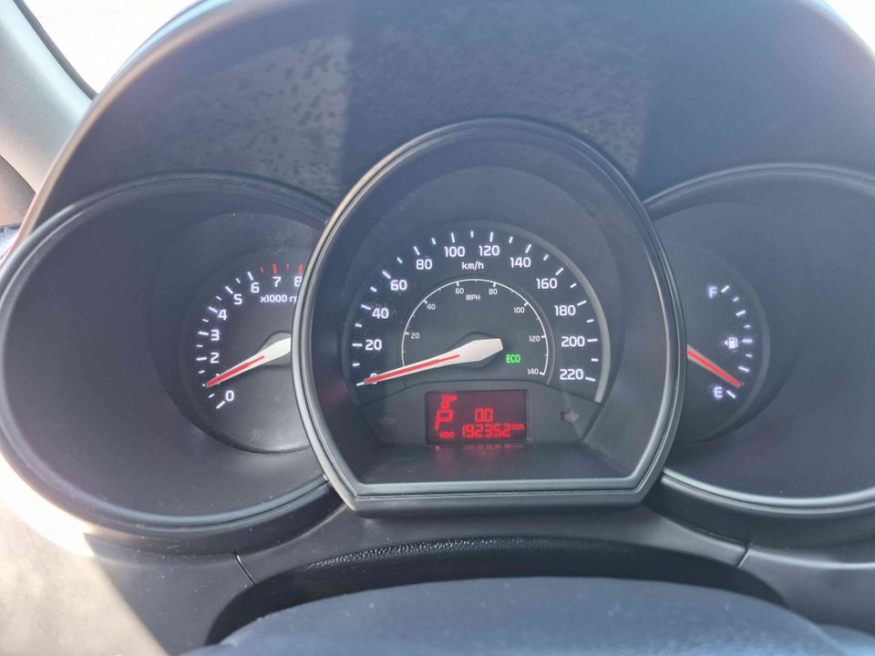 KIA Rio 5-Door 2012 - Image 12